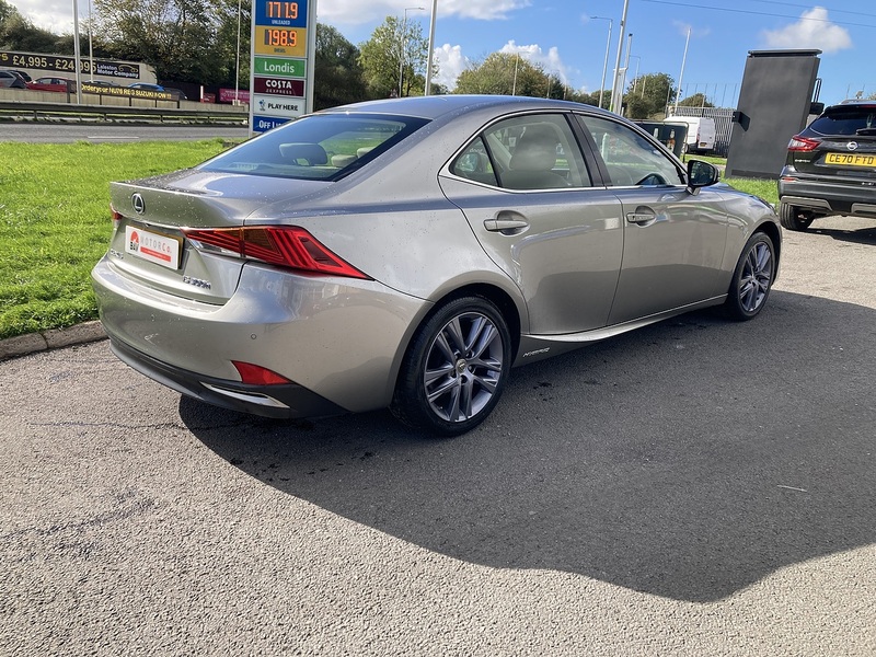 Lexus 2.5 300h Advance Saloon 4dr Petrol Hybrid E-CVT Euro 6 (s/s) (223 ps)
