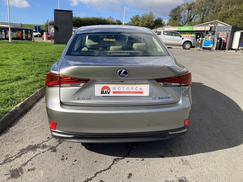 Lexus 2.5 300h Advance Saloon 4dr Petrol Hybrid E-CVT Euro 6 (s/s) (223 ps)