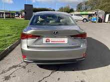 Lexus 2.5 300h Advance Saloon 4dr Petrol Hybrid E-CVT Euro 6 (s/s) (223 ps)