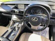 Lexus 2.5 300h Advance Saloon 4dr Petrol Hybrid E-CVT Euro 6 (s/s) (223 ps)