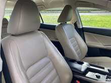 Lexus 2.5 300h Advance Saloon 4dr Petrol Hybrid E-CVT Euro 6 (s/s) (223 ps)