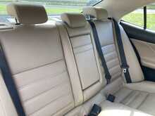 Lexus 2.5 300h Advance Saloon 4dr Petrol Hybrid E-CVT Euro 6 (s/s) (223 ps)
