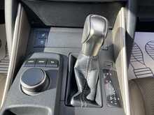 Lexus 2.5 300h Advance Saloon 4dr Petrol Hybrid E-CVT Euro 6 (s/s) (223 ps)