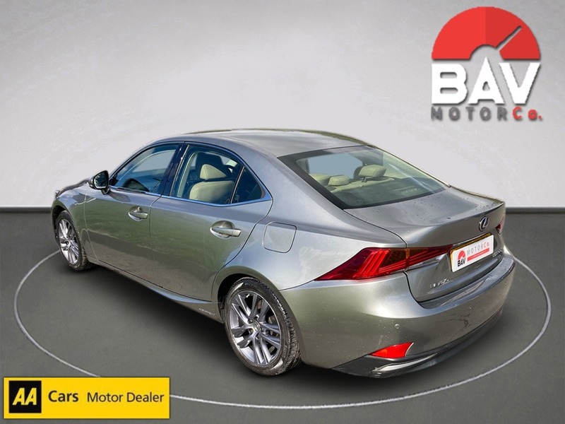 Lexus 2.5 300h Advance Saloon 4dr Petrol Hybrid E-CVT Euro 6 (s/s) (223 ps)