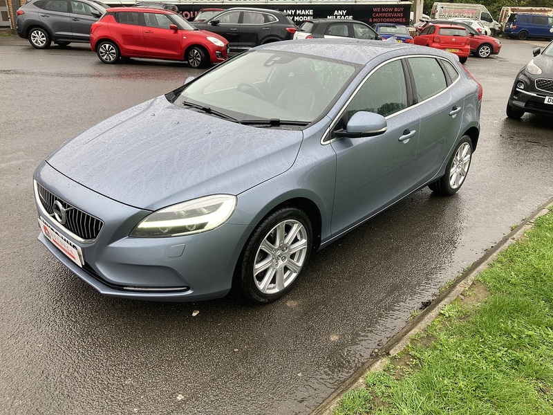 Volvo 2.0 T2 GPF Inscription Hatchback 5dr Petrol Manual Euro 6 (s/s) (122 ps)