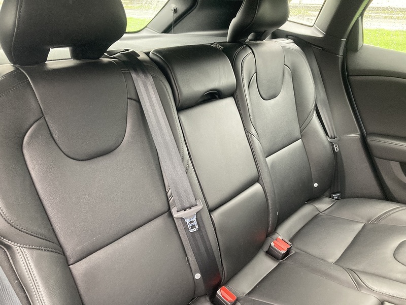 Volvo 2.0 T2 GPF Inscription Hatchback 5dr Petrol Manual Euro 6 (s/s) (122 ps)