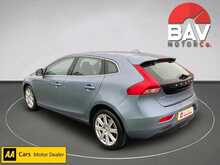 Volvo 2.0 T2 GPF Inscription Hatchback 5dr Petrol Manual Euro 6 (s/s) (122 ps)