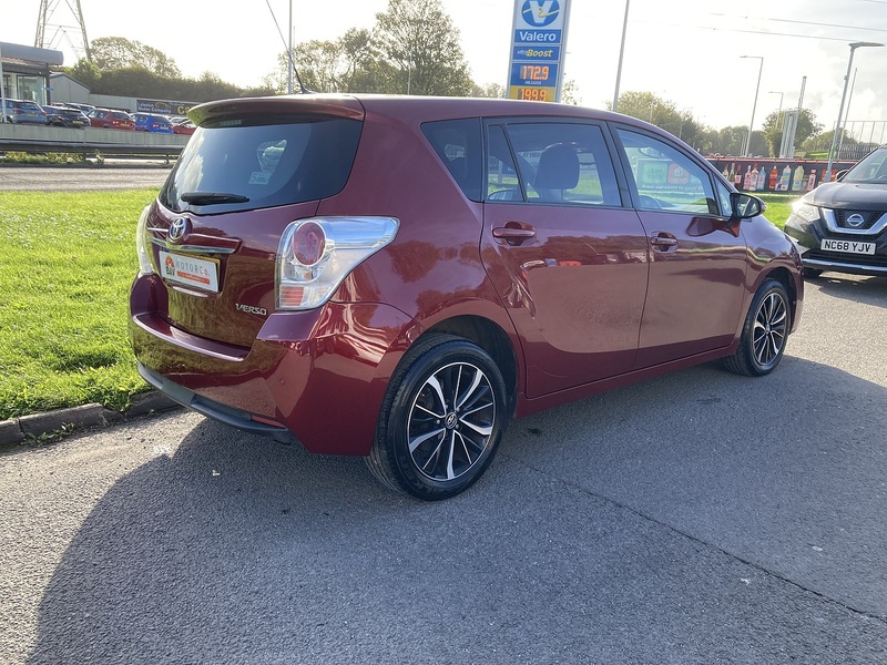 Toyota 1.6 V-Matic Design MPV 5dr Petrol Manual Euro 6 (7 Seat) (132 ps)