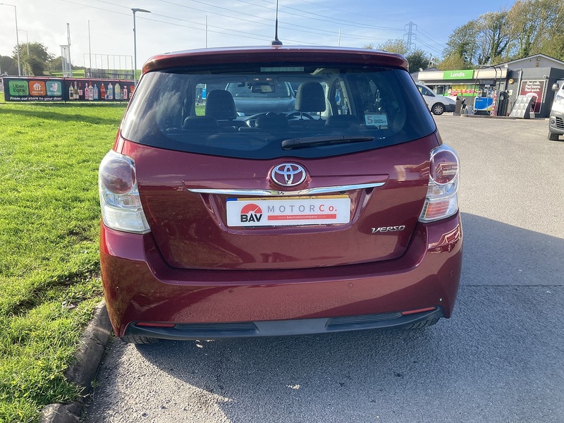 Toyota 1.6 V-Matic Design MPV 5dr Petrol Manual Euro 6 (7 Seat) (132 ps)