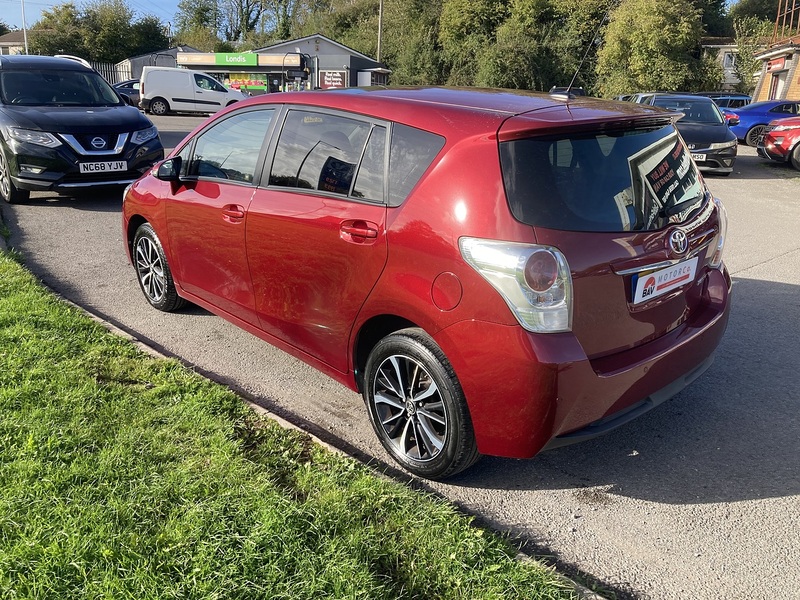 Toyota 1.6 V-Matic Design MPV 5dr Petrol Manual Euro 6 (7 Seat) (132 ps)