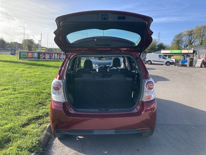 Toyota 1.6 V-Matic Design MPV 5dr Petrol Manual Euro 6 (7 Seat) (132 ps)