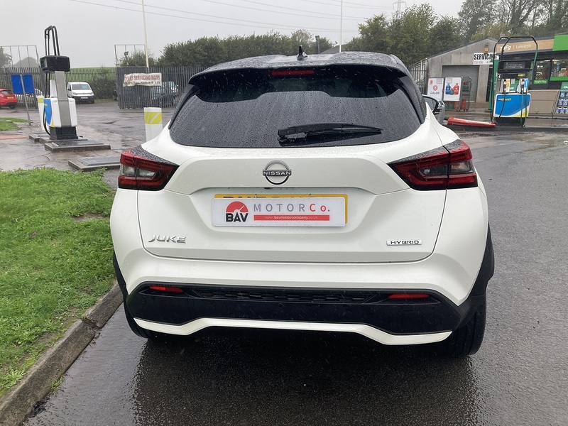 Nissan 1.6 Premiere Edition SUV 5dr Petrol Hybrid Auto Euro 6 (143 ps)