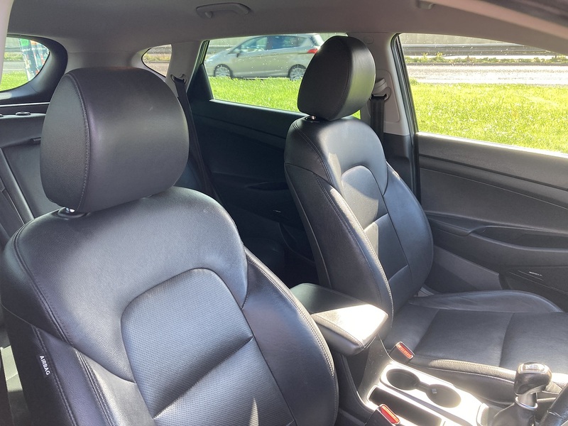 Hyundai TUCSON  Estate 1.6 Premium Manual Diesel