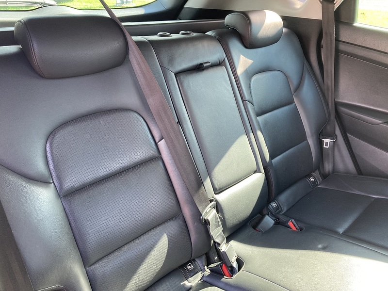 Hyundai TUCSON  Estate 1.6 Premium Manual Diesel
