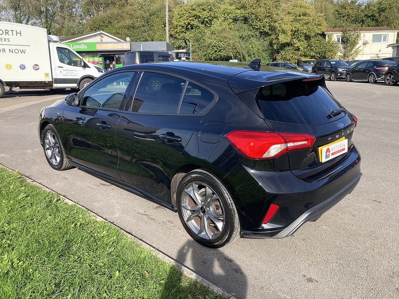 Ford 1.0T EcoBoost ST-Line Hatchback 5dr Petrol Manual Euro 6 (s/s) (125 ps)