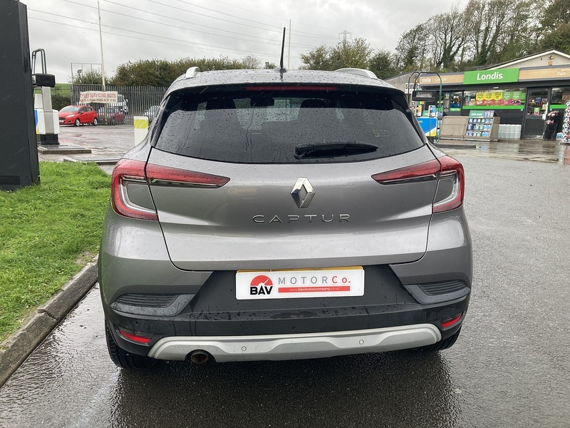 Renault 1.3 TCe Iconic SUV 5dr Petrol Manual Euro 6 (s/s) (130 ps)