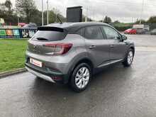 Renault 1.3 TCe Iconic SUV 5dr Petrol Manual Euro 6 (s/s) (130 ps)
