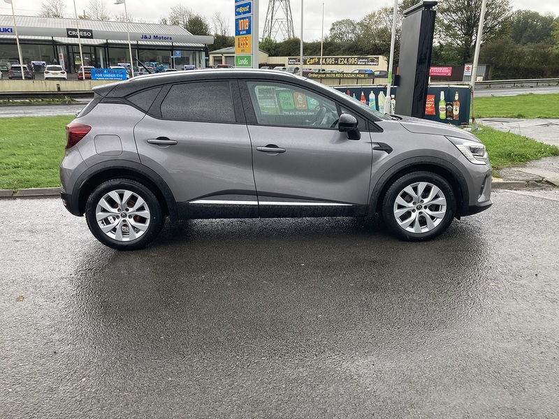 Renault 1.3 TCe Iconic SUV 5dr Petrol Manual Euro 6 (s/s) (130 ps)
