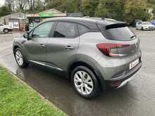 Renault 1.3 TCe Iconic SUV 5dr Petrol Manual Euro 6 (s/s) (130 ps)