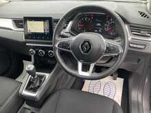 Renault 1.3 TCe Iconic SUV 5dr Petrol Manual Euro 6 (s/s) (130 ps)
