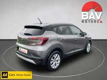 Renault 1.3 TCe Iconic SUV 5dr Petrol Manual Euro 6 (s/s) (130 ps)