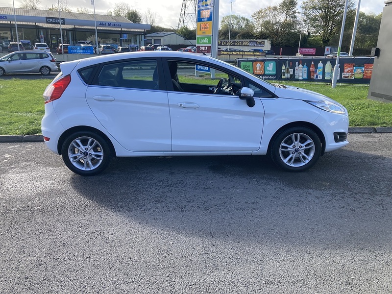 Ford 1.0T EcoBoost Zetec Hatchback 5dr Petrol Manual Euro 6 (s/s) (100 ps)