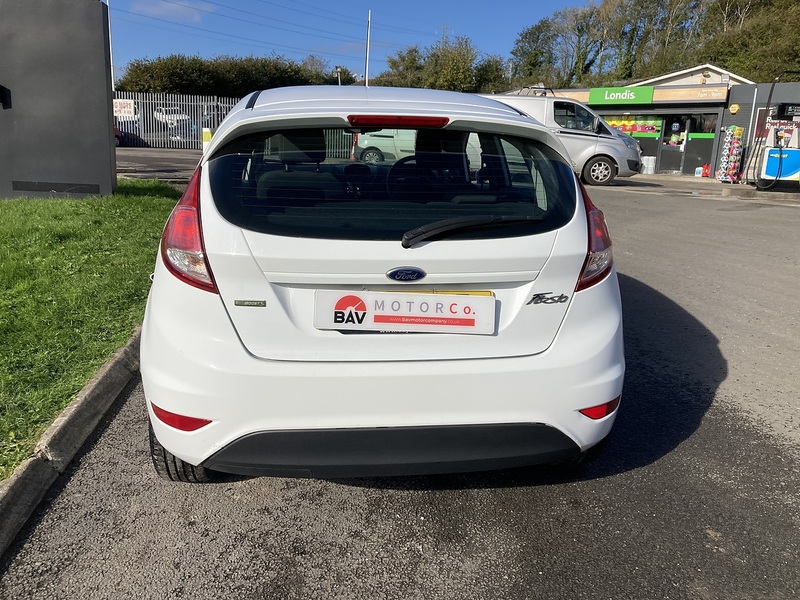 Ford 1.0T EcoBoost Zetec Hatchback 5dr Petrol Manual Euro 6 (s/s) (100 ps)