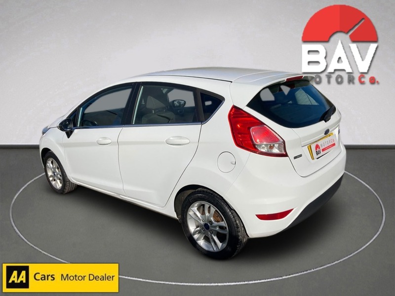 Ford 1.0T EcoBoost Zetec Hatchback 5dr Petrol Manual Euro 6 (s/s) (100 ps)