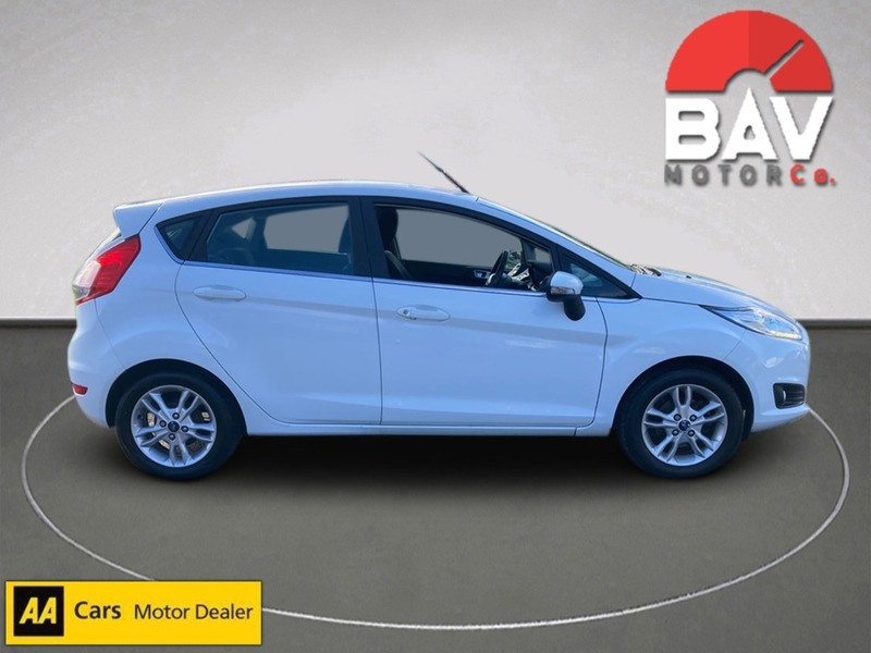Ford 1.0T EcoBoost Zetec Hatchback 5dr Petrol Manual Euro 6 (s/s) (100 ps)