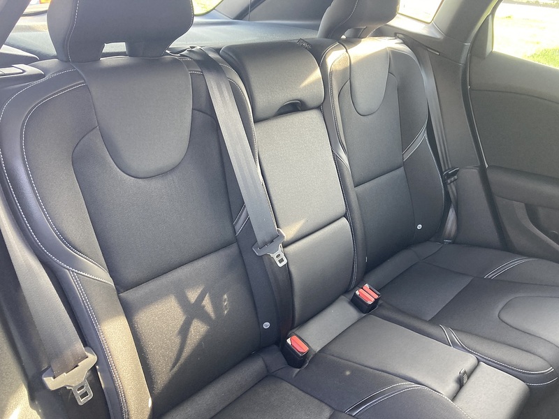 Volvo 2.0 T2 GPF Momentum Nav Plus Hatchback 5dr Petrol Manual Euro 6 (s/s) (122 ps)