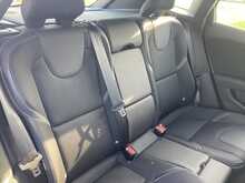 Volvo 2.0 T2 GPF Momentum Nav Plus Hatchback 5dr Petrol Manual Euro 6 (s/s) (122 ps)