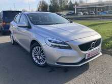 Volvo 2.0 T2 GPF Momentum Nav Plus Hatchback 5dr Petrol Manual Euro 6 (s/s) (122 ps)