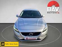 Volvo 2.0 T2 GPF Momentum Nav Plus Hatchback 5dr Petrol Manual Euro 6 (s/s) (122 ps)