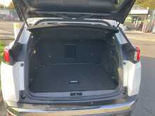 Peugeot 1.2 PureTech Allure SUV 5dr Petrol Manual Euro 6 (s/s) (130 ps)