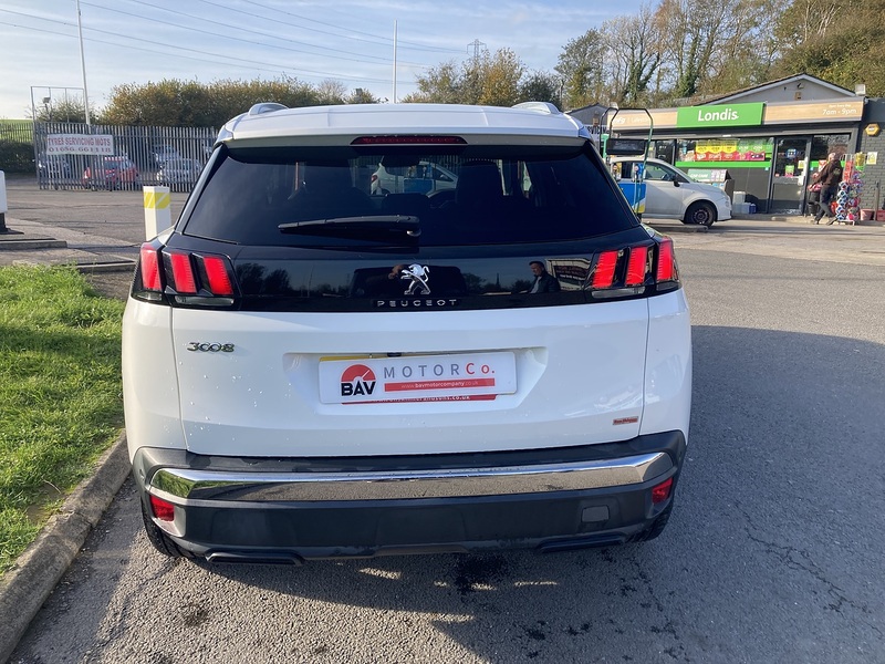 Peugeot 1.2 PureTech Allure SUV 5dr Petrol Manual Euro 6 (s/s) (130 ps)