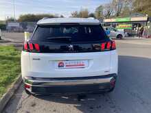 Peugeot 1.2 PureTech Allure SUV 5dr Petrol Manual Euro 6 (s/s) (130 ps)