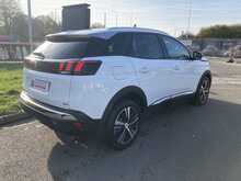 Peugeot 1.2 PureTech Allure SUV 5dr Petrol Manual Euro 6 (s/s) (130 ps)