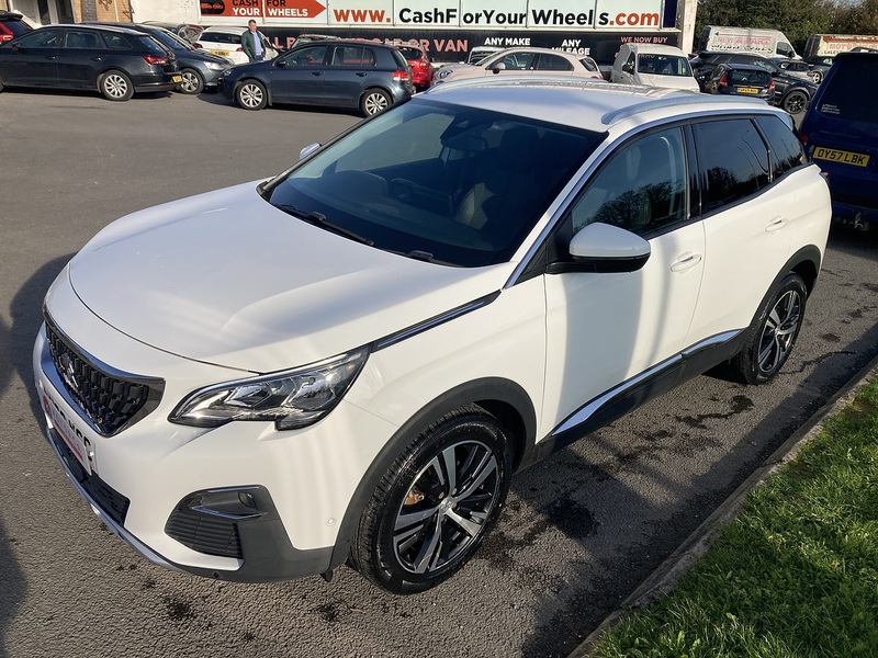 Peugeot 1.2 PureTech Allure SUV 5dr Petrol Manual Euro 6 (s/s) (130 ps)