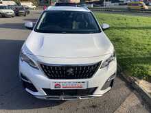 Peugeot 1.2 PureTech Allure SUV 5dr Petrol Manual Euro 6 (s/s) (130 ps)