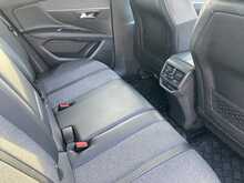 Peugeot 1.2 PureTech Allure SUV 5dr Petrol Manual Euro 6 (s/s) (130 ps)