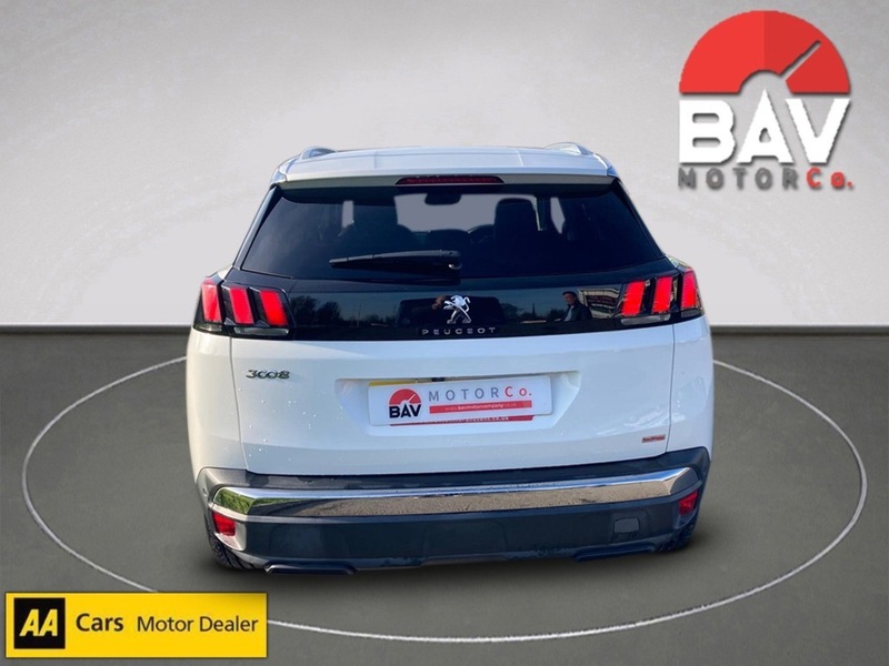 Peugeot 1.2 PureTech Allure SUV 5dr Petrol Manual Euro 6 (s/s) (130 ps)