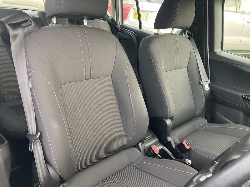 Ford 1.0T EcoBoost Titanium Navigator MPV 5dr Petrol Manual Euro 6 (s/s) (125 ps)
