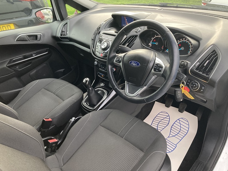Ford 1.0T EcoBoost Titanium Navigator MPV 5dr Petrol Manual Euro 6 (s/s) (125 ps)