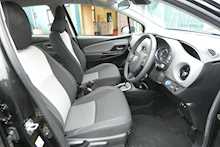 Toyota Yaris 1.5 VVT-h Icon Tech Hatchback 5dr Petrol Hybrid E-CVT Euro 6 (s/s) (100 ps)