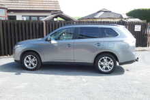 Mitsubishi Outlander 2.2 DI-D GX4 SUV 5dr Diesel Manual 4WD Euro 5 (s/s) (150 ps)