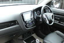 Mitsubishi Outlander 2.0h 12kWh Juro SUV 5dr Petrol Plug-in Hybrid CVT 4WD Euro 6 (s/s) (200 ps)