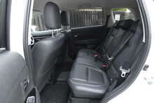 Mitsubishi Outlander 2.0h 12kWh Juro SUV 5dr Petrol Plug-in Hybrid CVT 4WD Euro 6 (s/s) (200 ps)