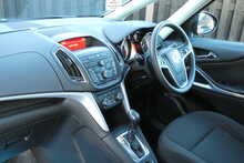 Vauxhall Zafira Tourer 2.0 CDTi Exclusiv MPV 5dr Diesel Auto Euro 5 (165 ps)