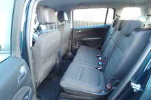 Vauxhall Zafira Tourer 2.0 CDTi Exclusiv MPV 5dr Diesel Auto Euro 5 (165 ps)