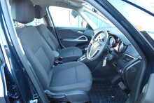 Vauxhall Zafira Tourer 2.0 CDTi Exclusiv MPV 5dr Diesel Auto Euro 5 (165 ps)